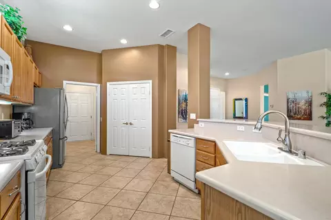 Kitchen - 80717 Turnberry Ct, Indio, CA 92201 photo 5 of 5