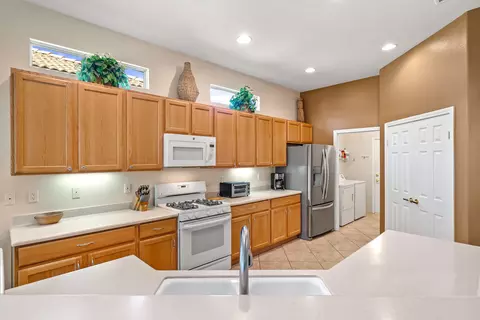 Kitchen - 80717 Turnberry Ct, Indio, CA 92201 photo 4 of 5