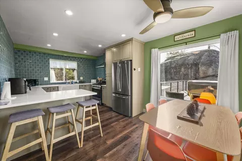 Kitchen - 33334 Forrest Dr, Running Springs, CA 92382 photo 1 of 4