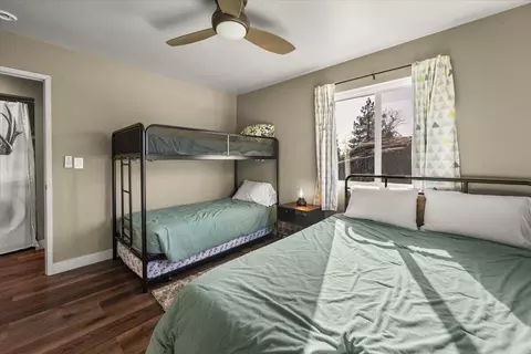 Bedroom - 33334 Forrest Dr, Running Springs, CA 92382 photo 5 of 6