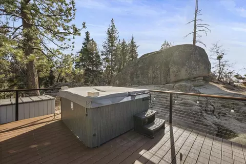 Exterior - 33334 Forrest Dr, Running Springs, CA 92382 photo 8 of 9