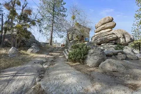 Exterior - 33334 Forrest Dr, Running Springs, CA 92382 photo 2 of 9