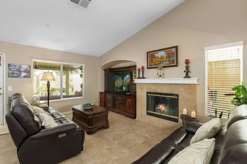 7348 Elderberry Ct, Fontana, CA 92336 photo 6