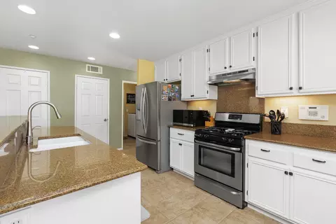 7348 Elderberry Ct, Fontana, CA 92336 photo 12