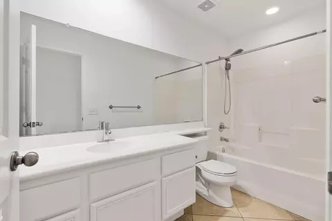 Bath - 80601 Declaration Ave, Indio, CA 92201 photo 2 of 2