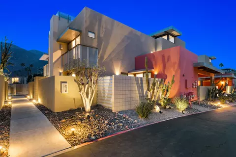 677 E Arenas Rd, Palm Springs, CA 92262