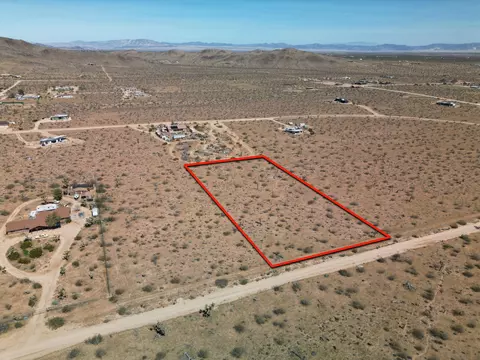 000 Fairmont Dr, Yucca Valley, CA 92284