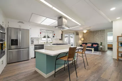 633 Cameo Dr, Palm Springs, CA 92264