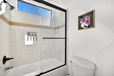 Bath - 48789 Cascade St, Indio, CA 92201 photo 6 of 7