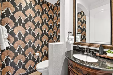 Bath - 48789 Cascade St, Indio, CA 92201 photo 7 of 7
