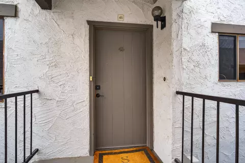 1050 E Ramon Rd, Palm Springs, CA 92264