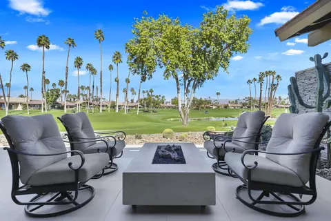 76 Old Ranch Rd, Palm Desert, CA 92211