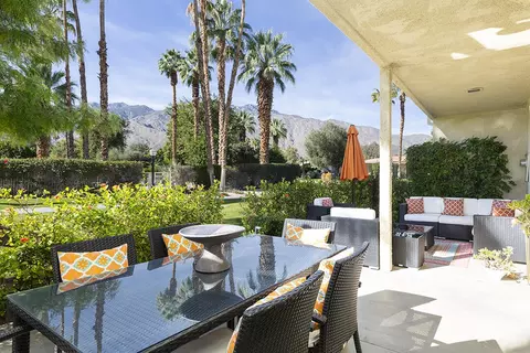 2321 Silver Oak Cir, Palm Springs, CA 92264
