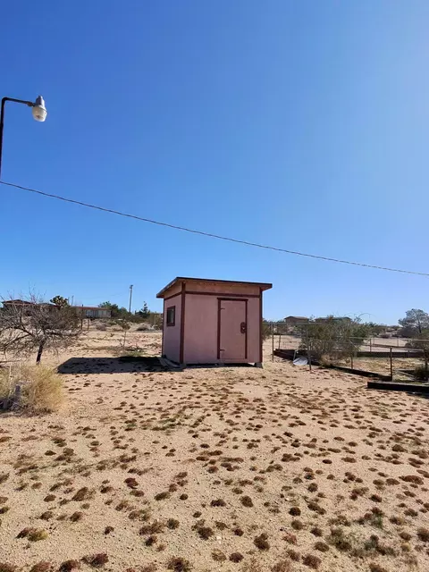 Exterior - 64625 Sonora Rd, Joshua Tree, CA 92252 photo 5 of 8