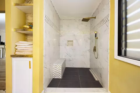 Bath - 7674 Rockaway Ave, Yucca Valley, CA 92284 photo 3 of 4