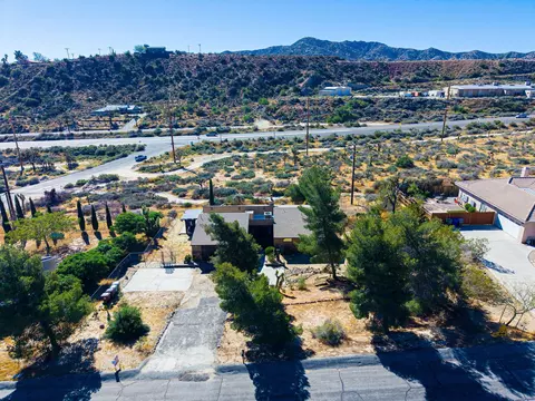 View/Area - 7674 Rockaway Ave, Yucca Valley, CA 92284 photo 2 of 5