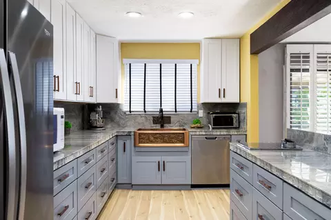 Kitchen - 7674 Rockaway Ave, Yucca Valley, CA 92284 photo 3 of 3