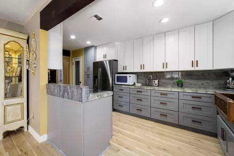 Kitchen - 7674 Rockaway Ave, Yucca Valley, CA 92284 photo 1 of 3