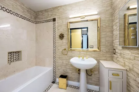 Bath - 7674 Rockaway Ave, Yucca Valley, CA 92284 photo 4 of 4