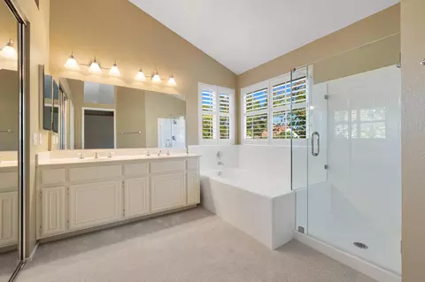 Bath - 6746 Alderpoint Ct, Riverside, CA 92506 photo 4 of 5