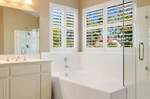 Bath - 6746 Alderpoint Ct, Riverside, CA 92506 photo 3 of 5