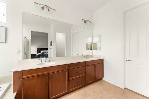 Bath - 42897 Cusino Ct, Indio, CA 92203 photo 4 of 5