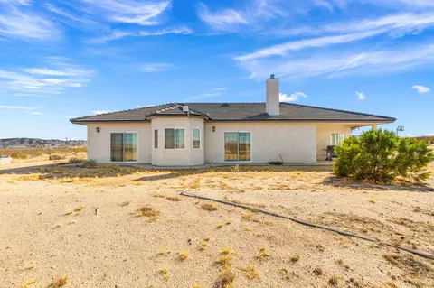 Exterior - 62734 Starlight St, Joshua Tree, CA 92252 photo 7 of 10