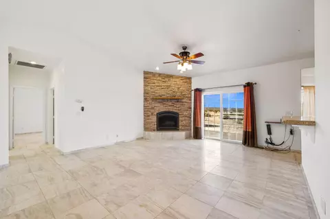 Living - 62734 Starlight St, Joshua Tree, CA 92252 photo 4 of 8