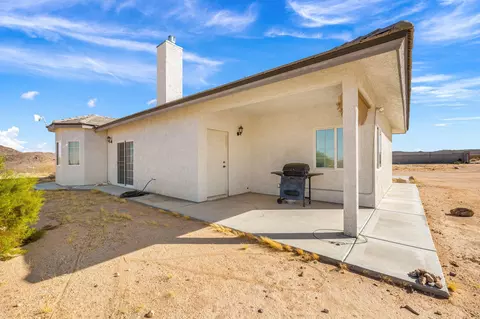Exterior - 62734 Starlight St, Joshua Tree, CA 92252 photo 2 of 10