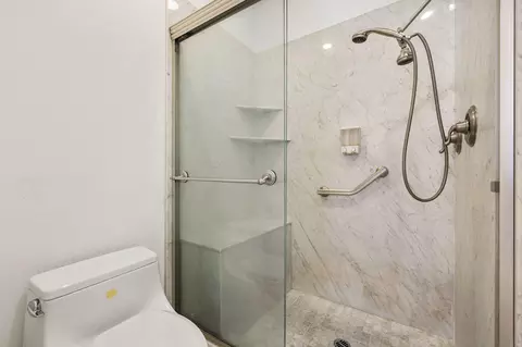 Bath - 62734 Starlight St, Joshua Tree, CA 92252 photo 4 of 6