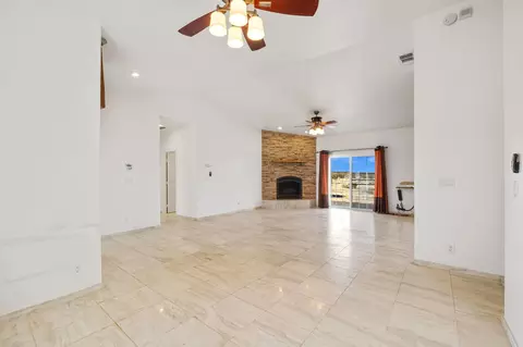 Living - 62734 Starlight St, Joshua Tree, CA 92252 photo 6 of 8