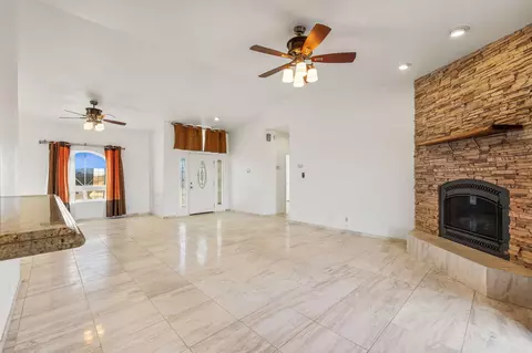 Living - 62734 Starlight St, Joshua Tree, CA 92252 photo 8 of 8
