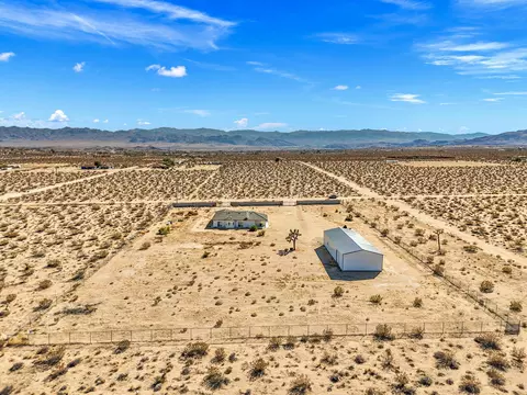 View/Area - 62734 Starlight St, Joshua Tree, CA 92252 photo 3 of 6
