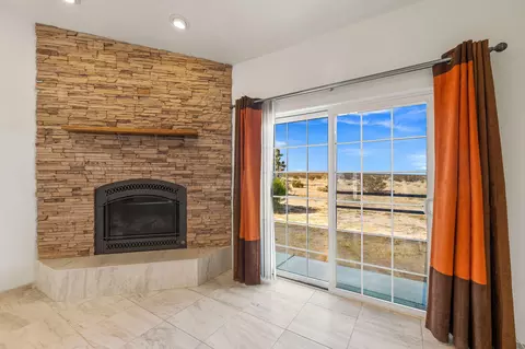 Living - 62734 Starlight St, Joshua Tree, CA 92252 photo 7 of 8