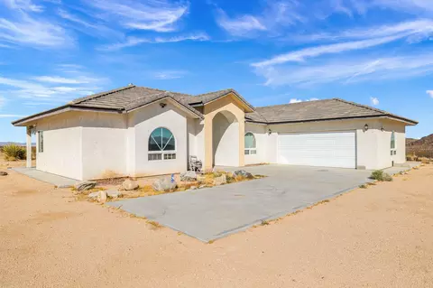 Exterior - 62734 Starlight St, Joshua Tree, CA 92252 photo 8 of 10