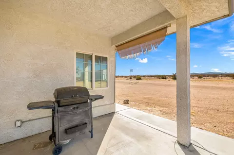 Exterior - 62734 Starlight St, Joshua Tree, CA 92252 photo 3 of 10
