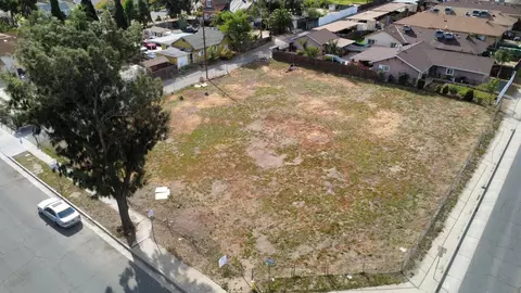 1 W 4th St, Perris, CA 92570 photo 3