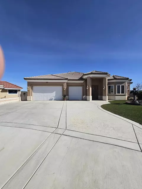26461 Edgewater Ln, Helendale, CA 92342