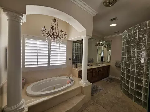 Bath - 26461 Edgewater Ln, Helendale, CA 92342 photo 2 of 4