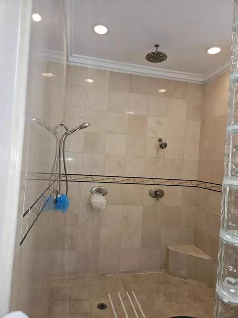 Bath - 26461 Edgewater Ln, Helendale, CA 92342 photo 3 of 4