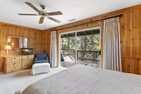 Bedroom - 783 Crown Dr, Lake Arrowhead, CA 92352 photo 3 of 11