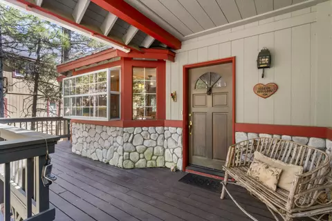 Exterior - 783 Crown Dr, Lake Arrowhead, CA 92352 photo 2 of 10