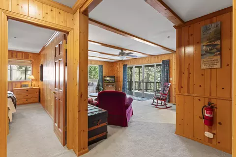 Entry Way - 783 Crown Dr, Lake Arrowhead, CA 92352 photo 5 of 7