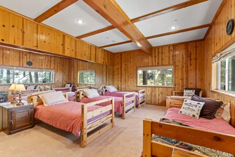 Bedroom - 783 Crown Dr, Lake Arrowhead, CA 92352 photo 10 of 11