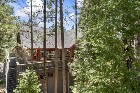 Exterior - 783 Crown Dr, Lake Arrowhead, CA 92352 photo 9 of 10