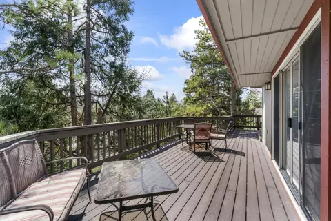 Exterior - 783 Crown Dr, Lake Arrowhead, CA 92352 photo 6 of 10