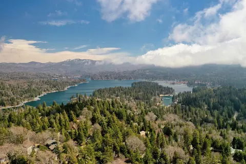 View/Area - 783 Crown Dr, Lake Arrowhead, CA 92352 photo 1 of 1