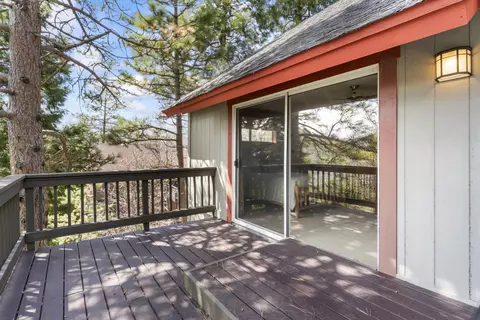 Exterior - 783 Crown Dr, Lake Arrowhead, CA 92352 photo 7 of 10