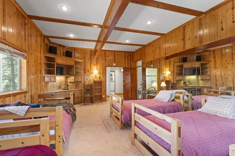 Bedroom - 783 Crown Dr, Lake Arrowhead, CA 92352 photo 11 of 11