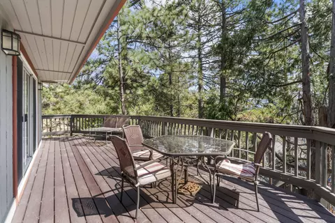 Exterior - 783 Crown Dr, Lake Arrowhead, CA 92352 photo 8 of 10